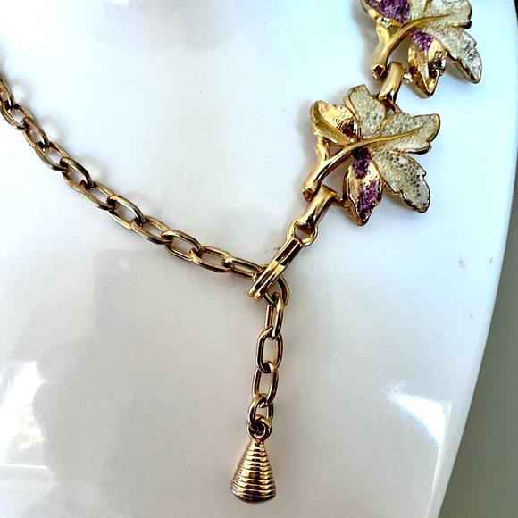 Vintage Leaf Necklace Choker Purple White Enamel Gold Tone Setting Unsigned - Picture 7 of 8